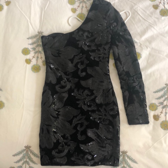 Dress - Picture 2 of 2